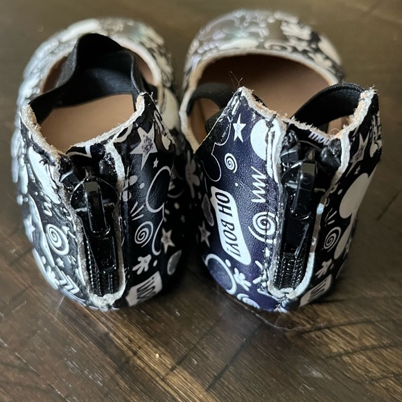 Monkey Feet Girls 12-18M Disney Mickey Print Zip Back Ballet Flat Black & White - Picture 6 of 6